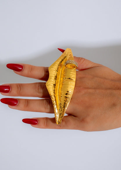 Solaris Lips Statement Ring Gold