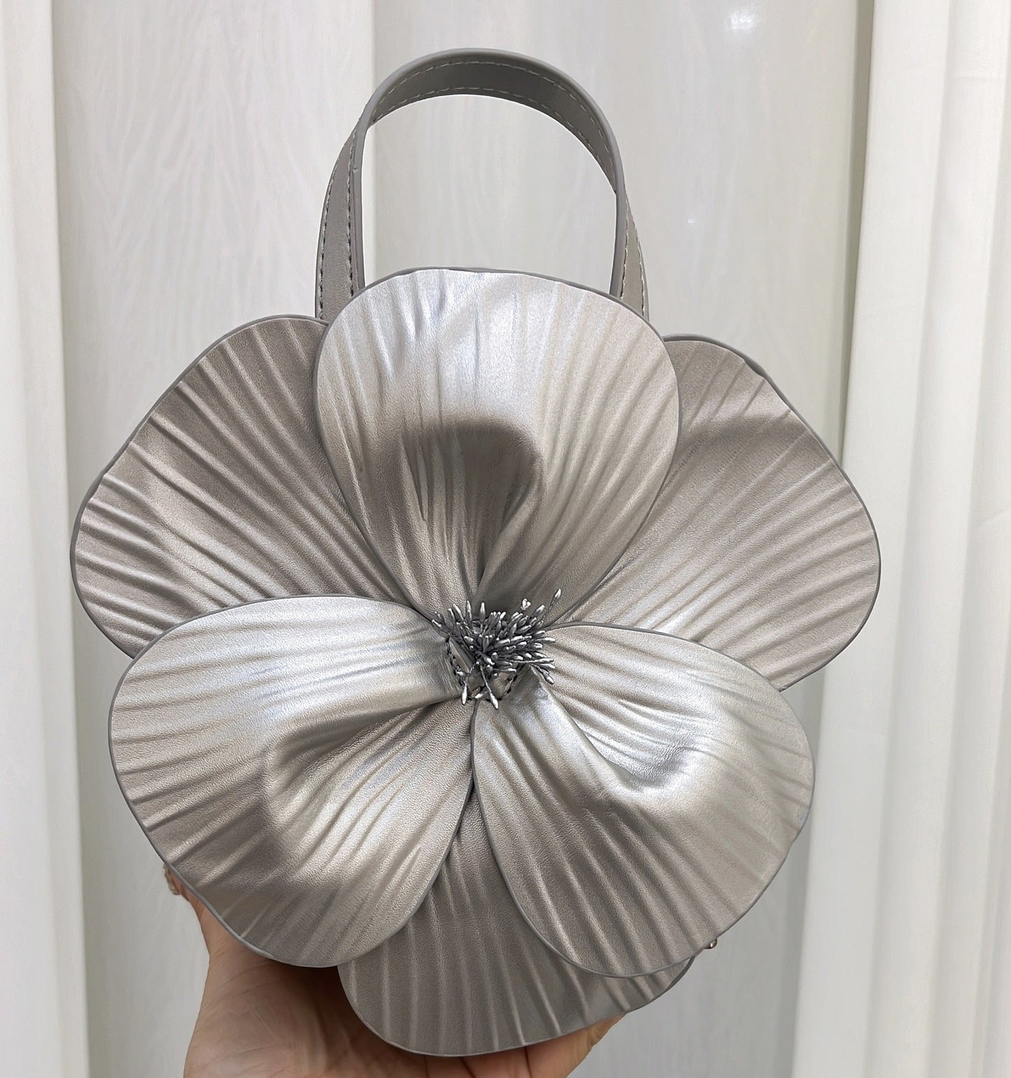 Fashionable 3D Petal Flower Solid Color Collar Handbag (including Lining)