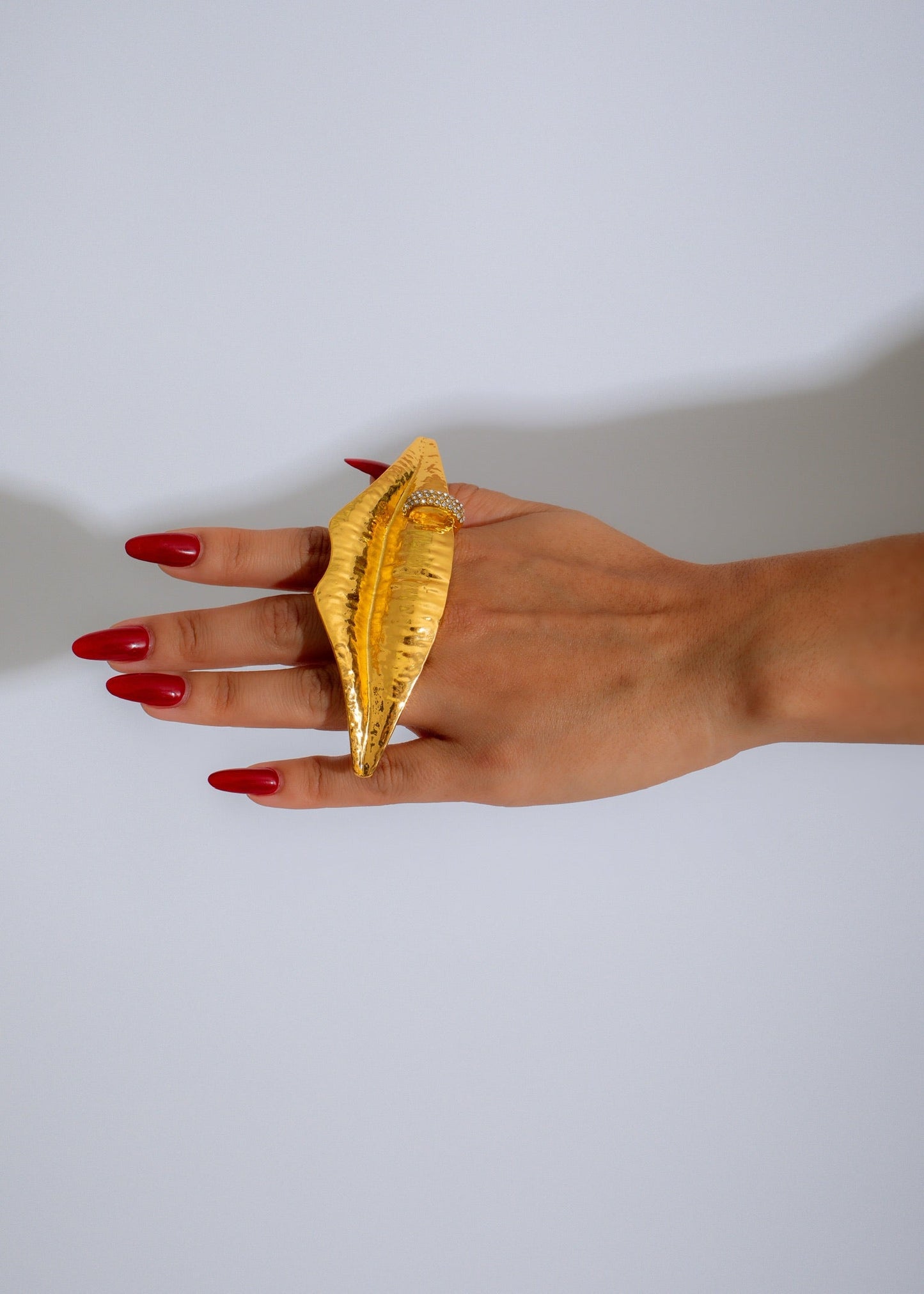 Solaris Lips Statement Ring Gold