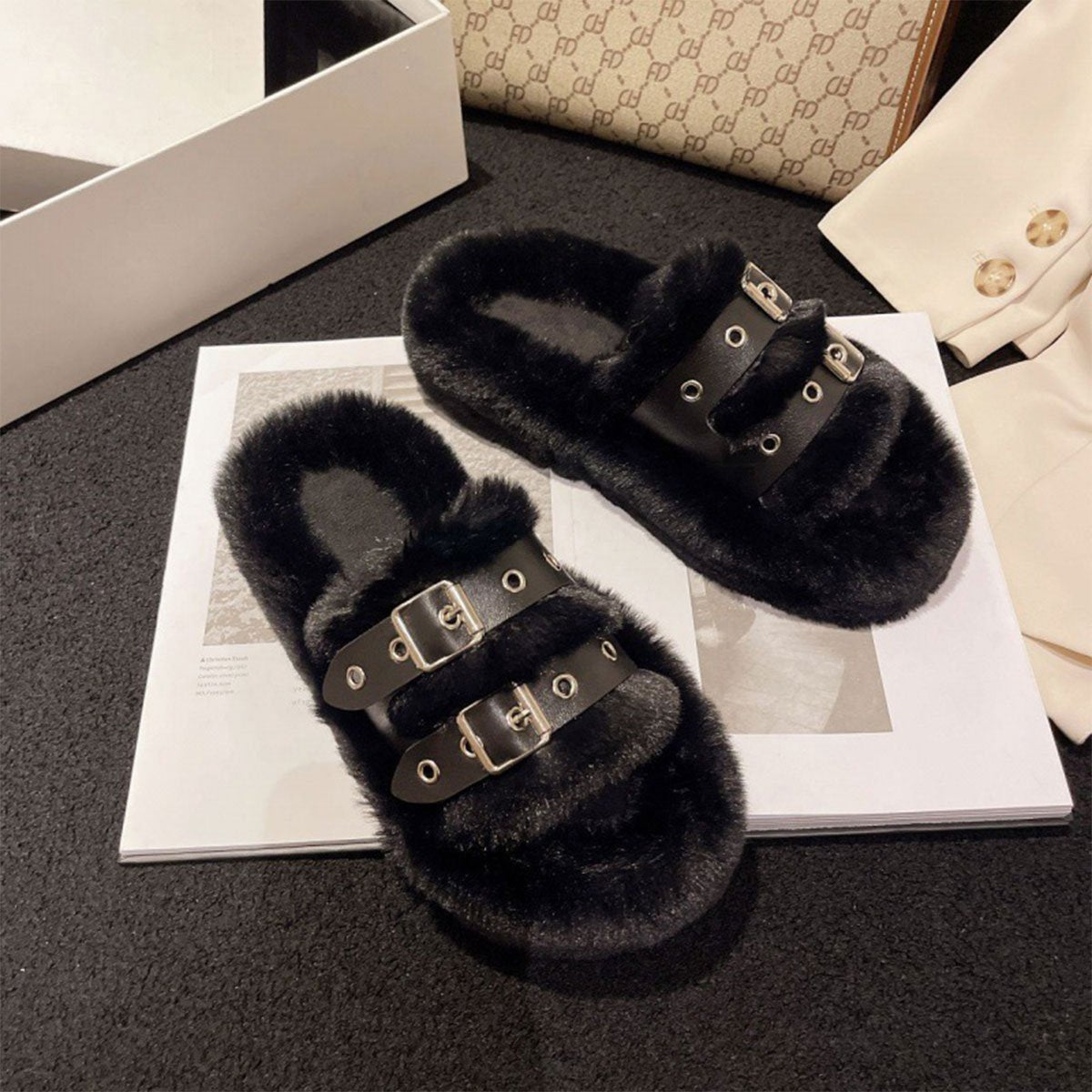 Women's Solid Color Thick-Soled Non-Slip Furry Slippers